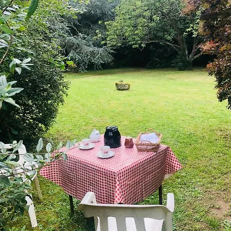 Le Vieux Manoir Oda ve Kahvaltı Carolles