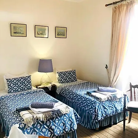 Le Vieux Manoir Bed & Breakfast